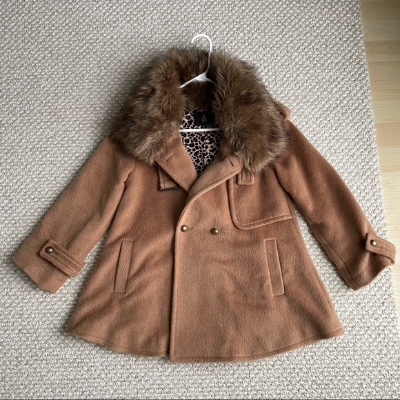 Fur collar cape coat - Picture 3 of 6